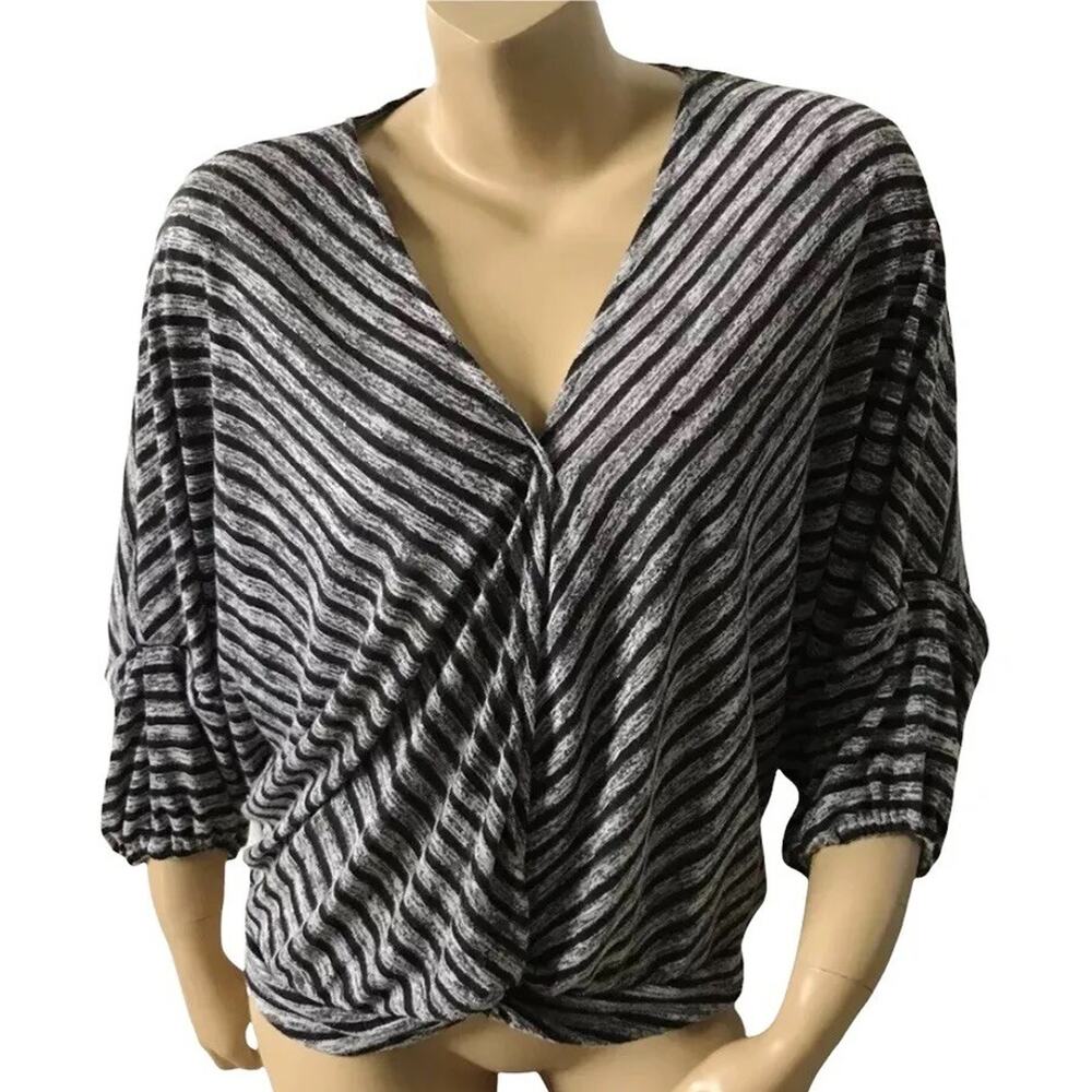 UMGEE Womens Size Small Black Gray Striped 3/4 Sleeve V Neck Cotton Blend Shirt